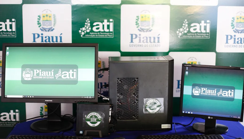 Computadores  entregues na solenidade