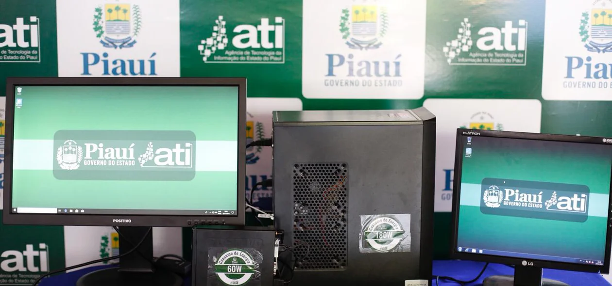 Computadores  entregues na solenidade