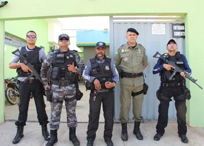 Policiais que participaram da operação