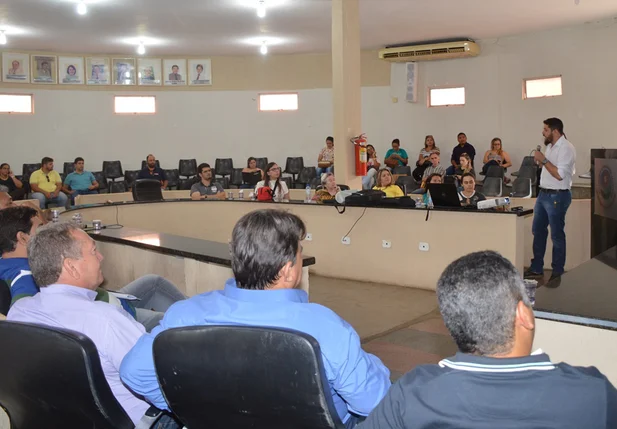 Técnico apresenta dados sobre gastos com a Saúde