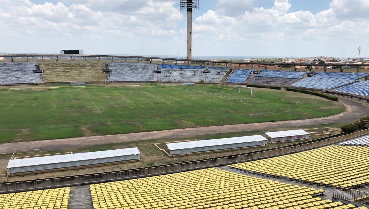 Estádio Governador Alberto Tavares Silva