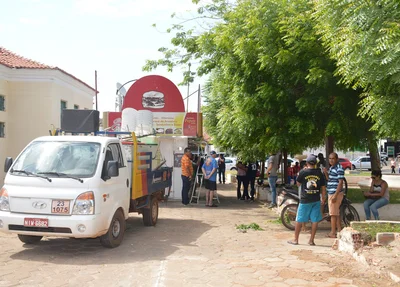 Trailers são desmontados e removidos