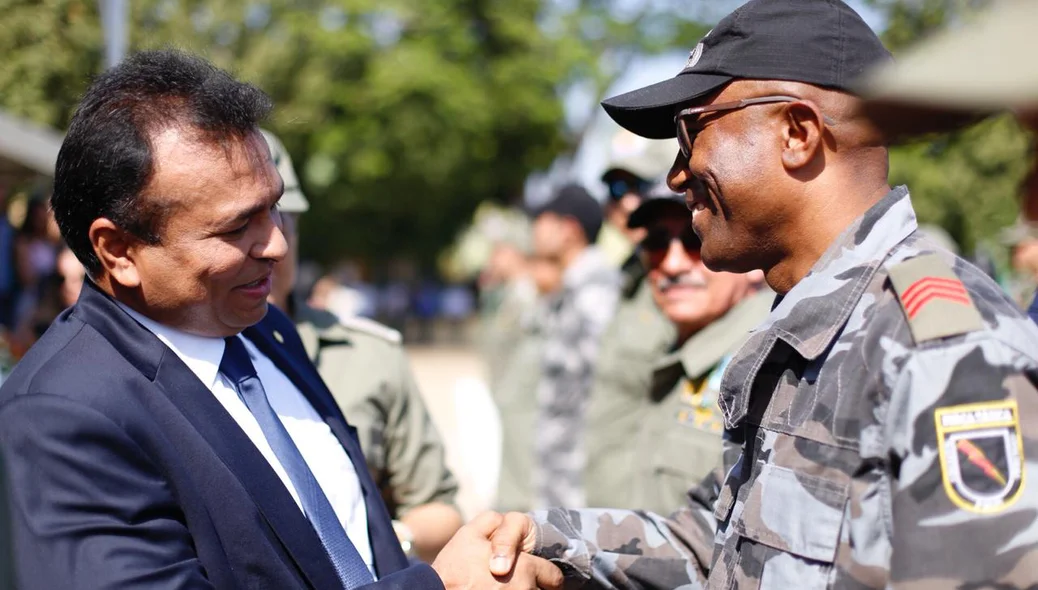 Deputado Fábio Abreu na solenidade do Dia da Bandeira