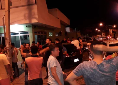 Motoristas na Central de Flagrantes de Teresina