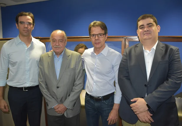 O diretor Delano Rocha, o presidente eleito do CDE do Sebrae, Freitas Neto e os diretores Mário Lacerda e Julio César Filho