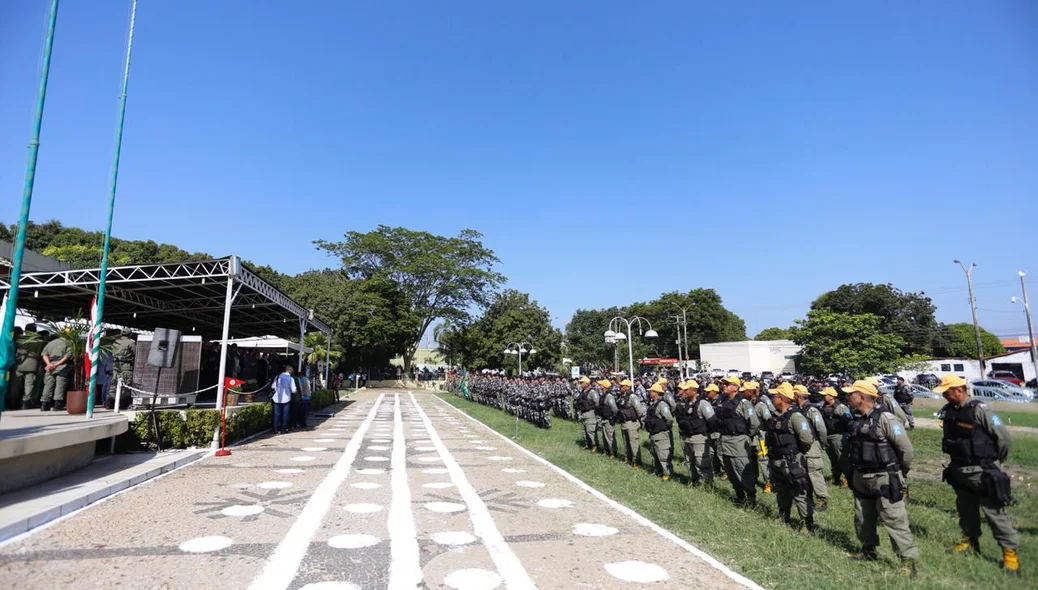 Solenidade do Dia da Bandeira no Comando Geral