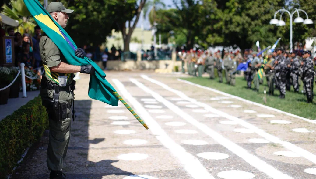 Solenidade em alusão ao Dia da Bandeira