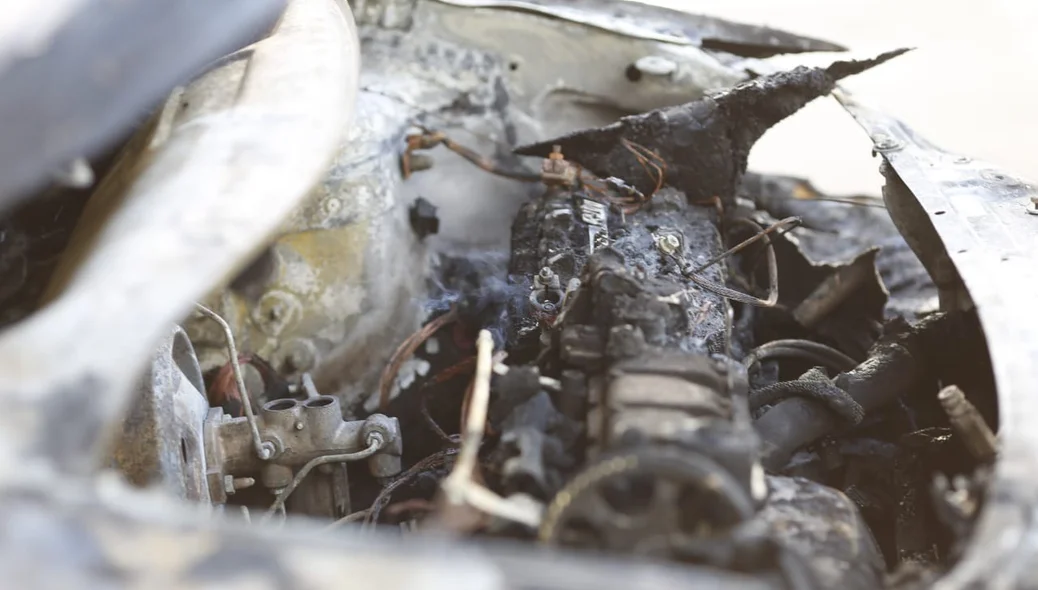 Motor também ficou completamente queimado 