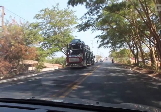 Motorista faz manobra arriscada na BR 343 em Teresina