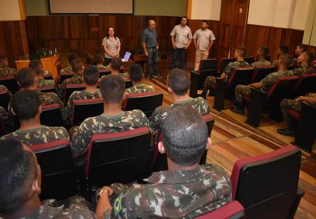 Senai capacita militares dno 2º BEC