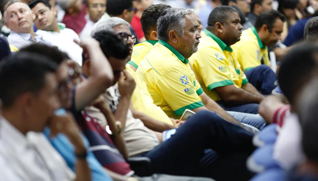 Taxistas acompanham sessão