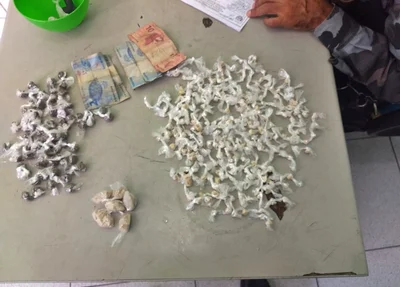 Material apreendido pela Polícia Militar na Vila Jerusalém