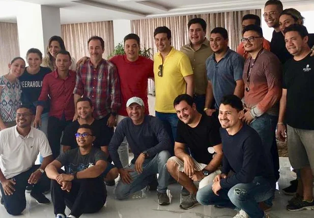 Cantor Wesley Safadão grava comercial para a Jupi em Fortaleza