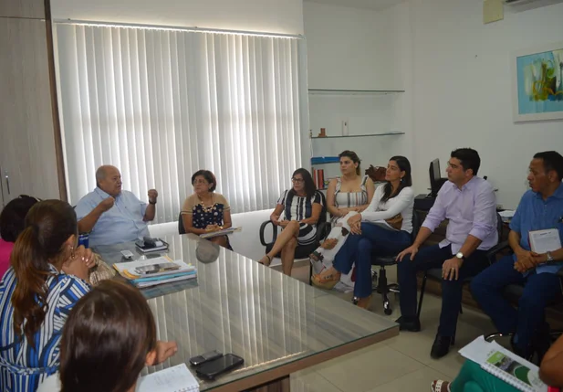 Reunião entre os representantes das maternidades de Teresina