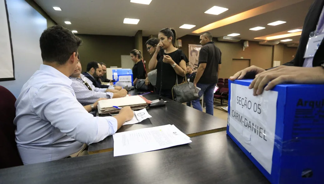 Advogados contabilizam urnas da eleição da OAB