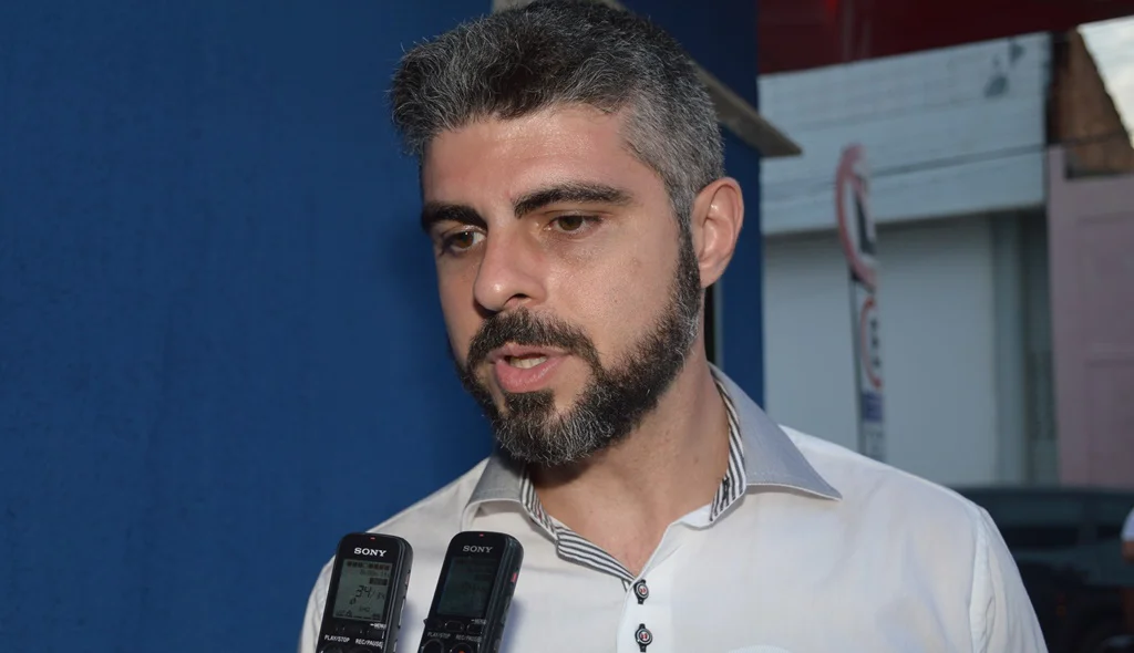 Daniel Formiga reconhece vitória do adversário