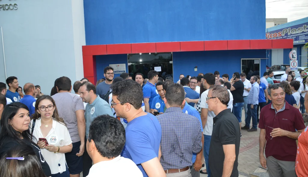 Vencedores comemoram resultado da eleição