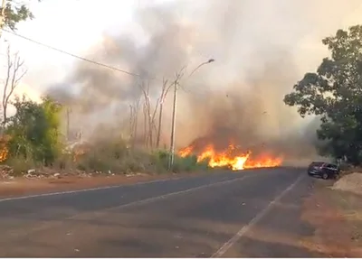 Fogo avançou para a margem da pista