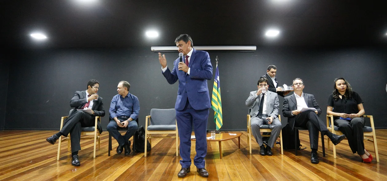 Governador reúne secretários 