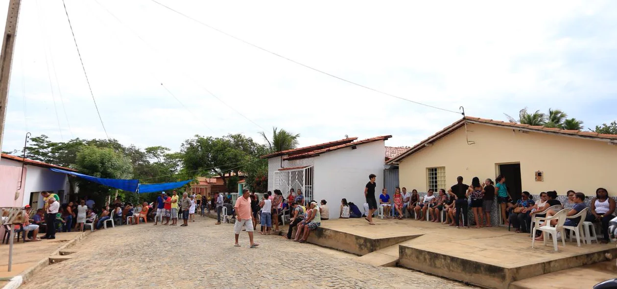 Movimentação é bastante intensa na rua da casa da vítima 
