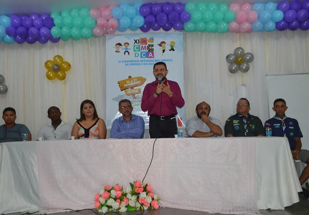 Padre Walmir preside solenidade de abertura da conferência