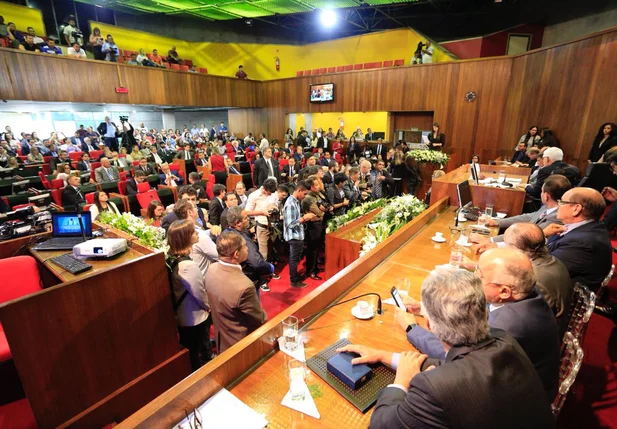 Solenidade em homenagem a Alberto Silva na Alepi 