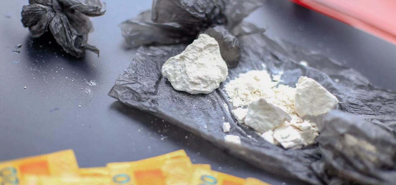 Cocaína encontrada no veículo