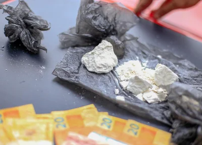Cocaína encontrada no veículo