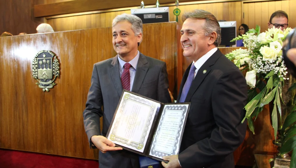Fernando Said recebe homenagem no lugar de Firmino, das mãos de Luiz Lobão