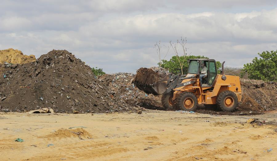 Prefeitura de Cocal intensifica limpeza do lixão