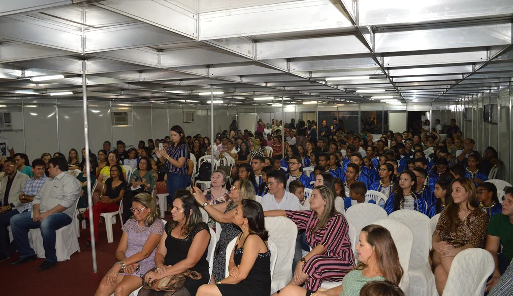 Público expressivo participa da solenidade de abertura