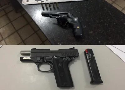 Foram apreendidas duas armas com o acusado