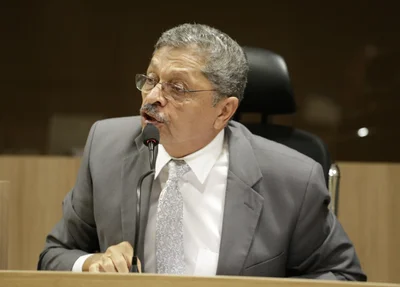 Nazareno Thé, advogado de defesa