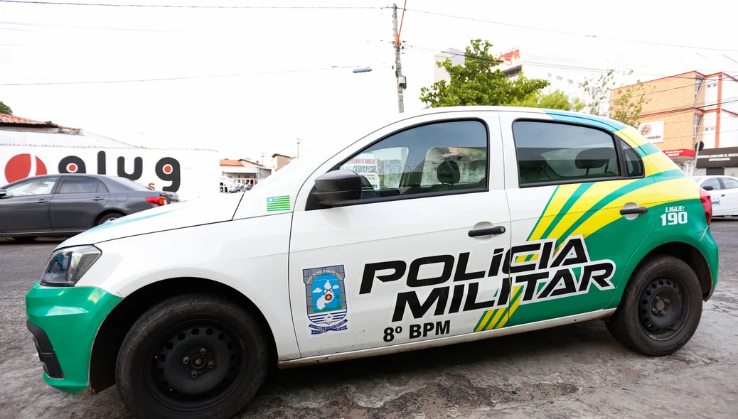 viatura do 8º BPM da Polícia Militar  