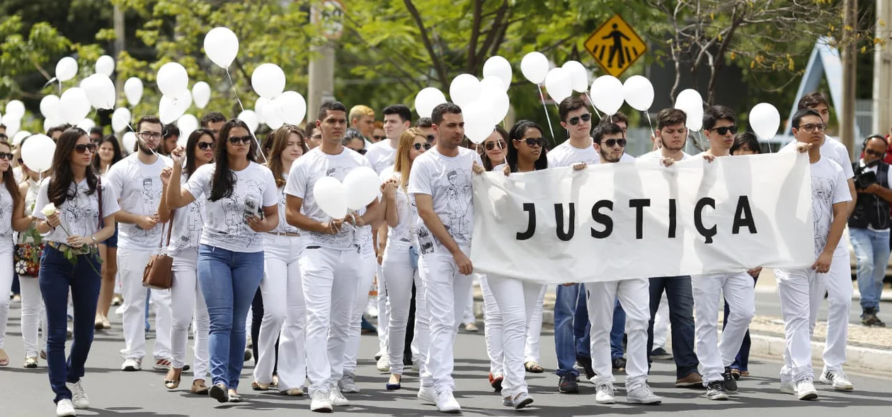 Caminhada ocorre na Avenida Nossa Senhora de Fátima 
