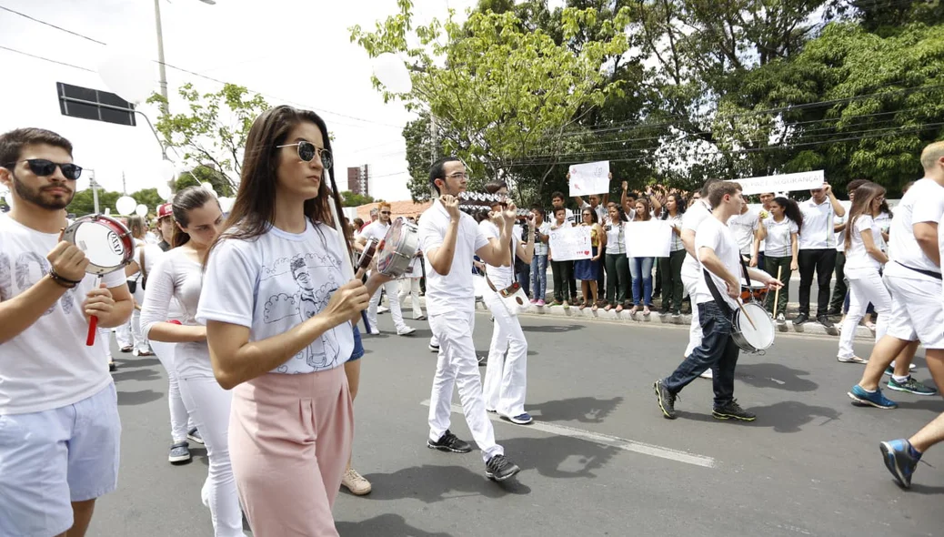 Caminhada pedindo justiça