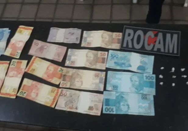 Dinheiro e droga apreendida