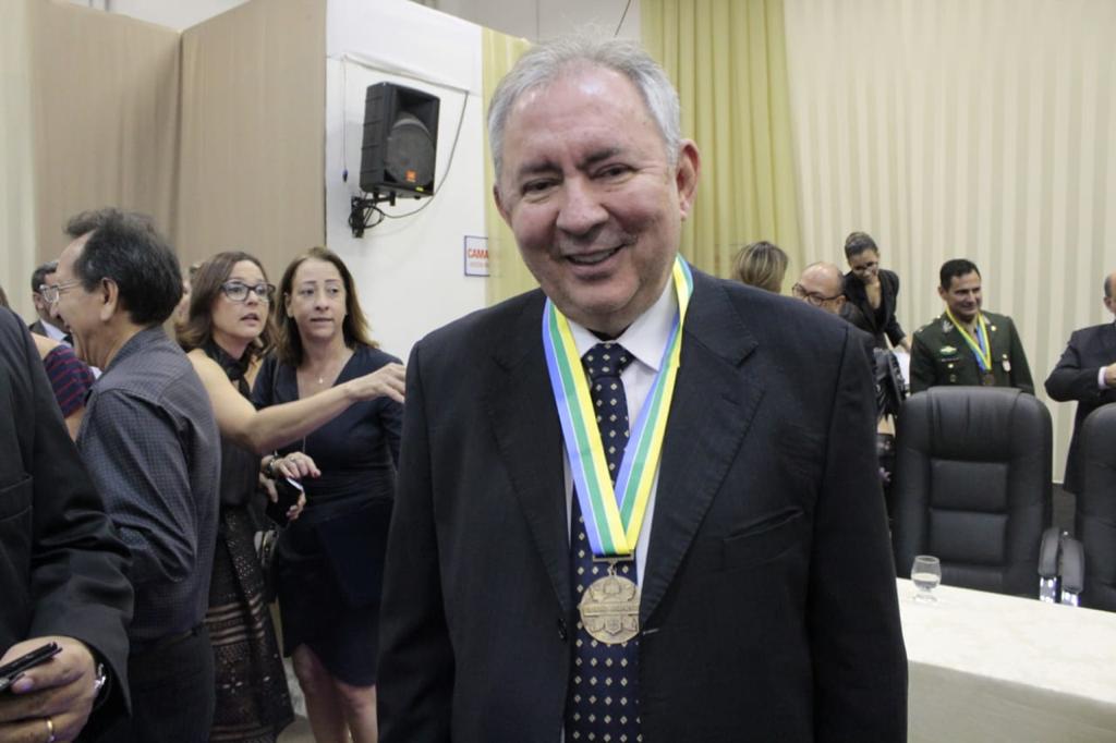 João Henrique Sousa recebe o Título de Cidadão Amapaense