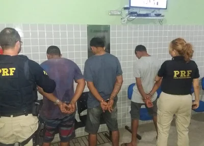 Acusados de furtar residência