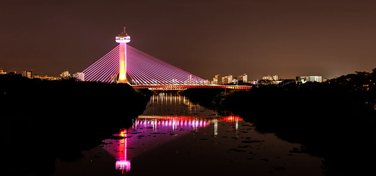 Ponte Estaiada João Isidoro França recebe iluminação especial