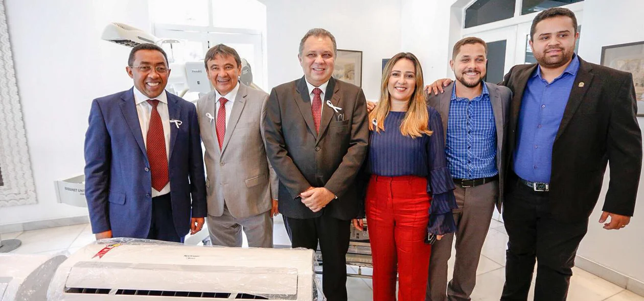 Wellington Dias entrega equipamentos para saúde 