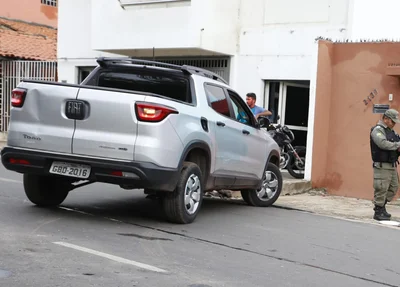 Fiat Toro interceptado pela PM