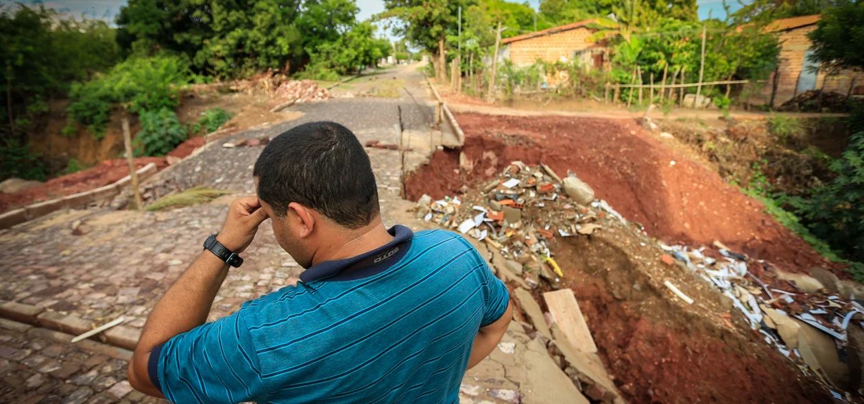 Moradores reclamam do serviço feito há pouco mais de 2 meses 