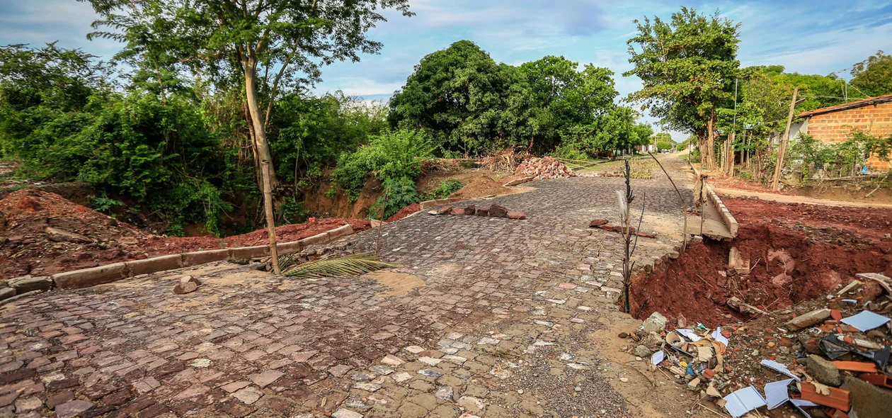Rua intrafegável no Loteamento Sales 