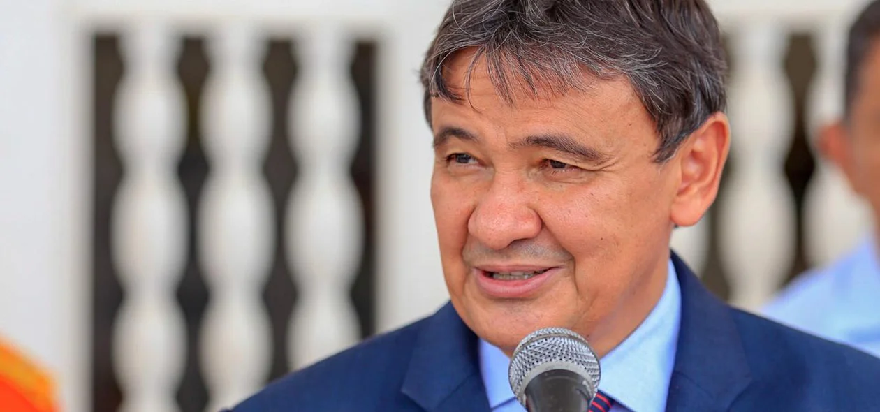 Governador Wellington Dias em solenidade no Palácio de Karnak