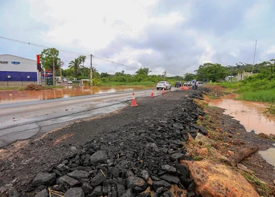 Problema no acostamento da rodovia