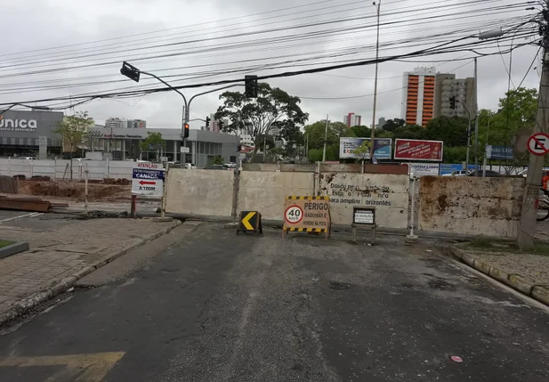 Rua Miguel Arcoverde dá acesso a Avenida João XXIII