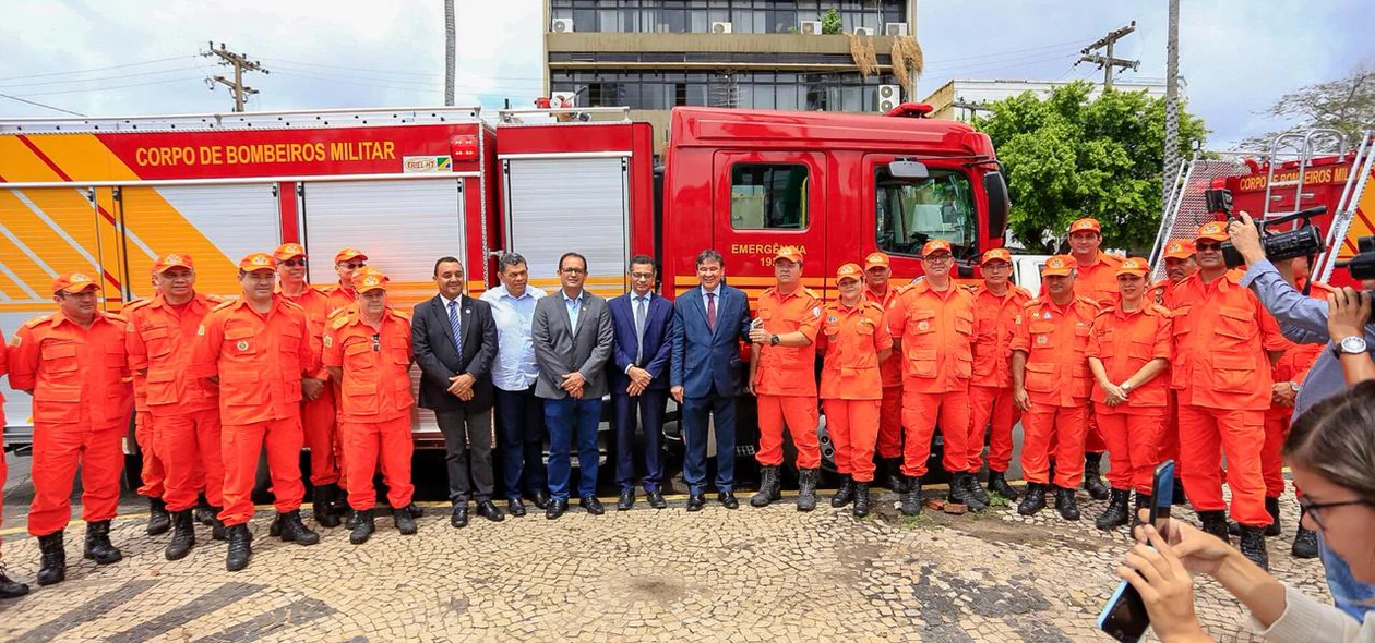 Solenidade de entrega de viaturas do Corpo de Bombeiros do Piauí