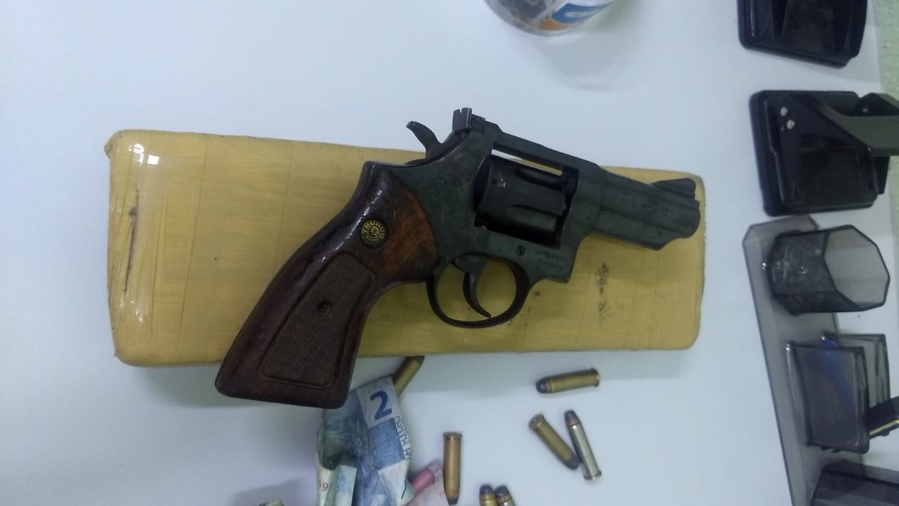 Arma localizada com um dos menores apreendidos 