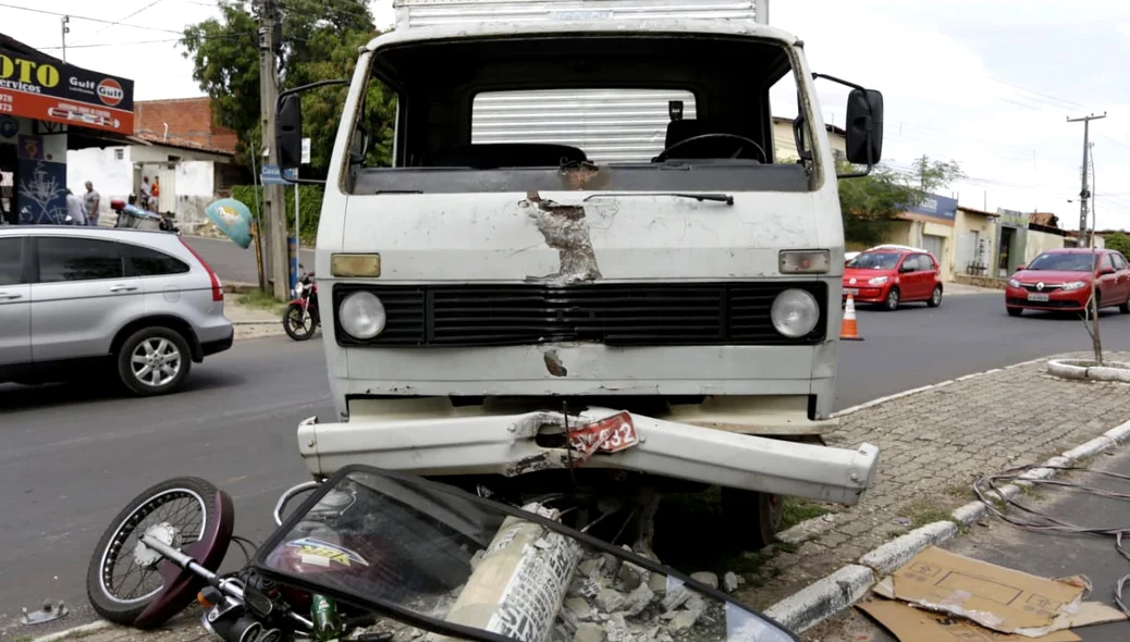 Caminhão envolvido no acidente